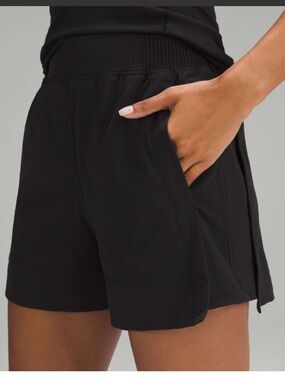 Lululemon Stretch Woven Relaxed-Fit High-Rise Short 4"